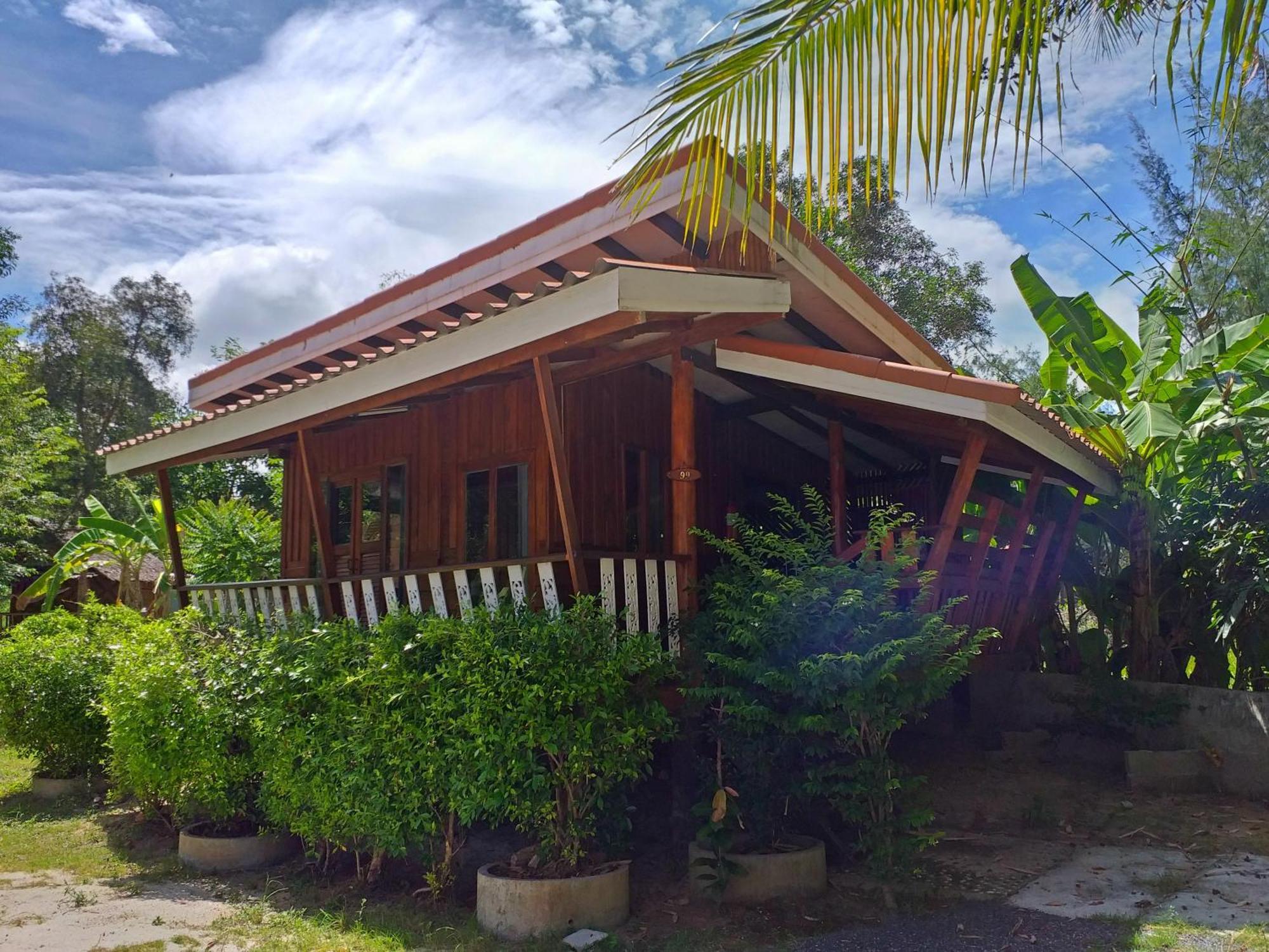 The Ford Sunset Beach Resort Wok Tum Экстерьер фото