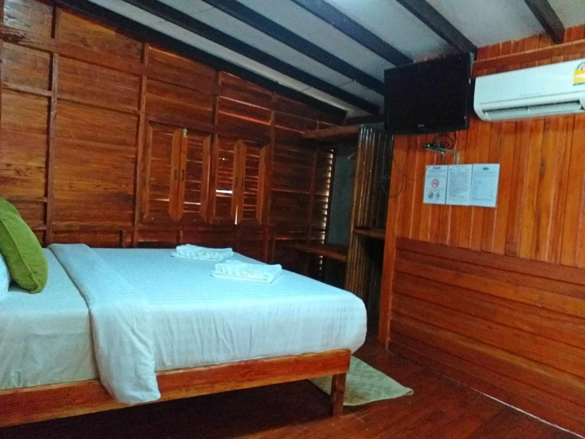 The Ford Sunset Beach Resort Wok Tum Экстерьер фото