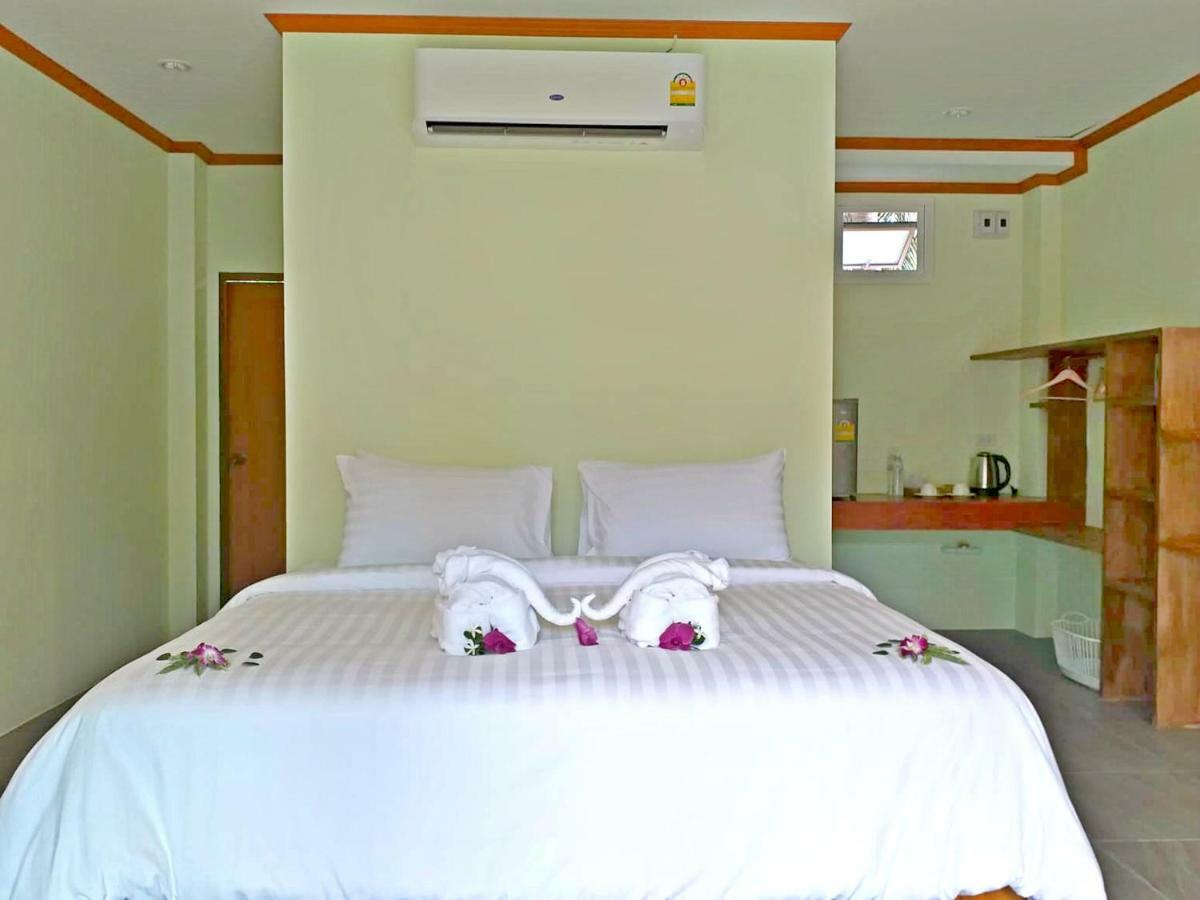 The Ford Sunset Beach Resort Wok Tum Экстерьер фото
