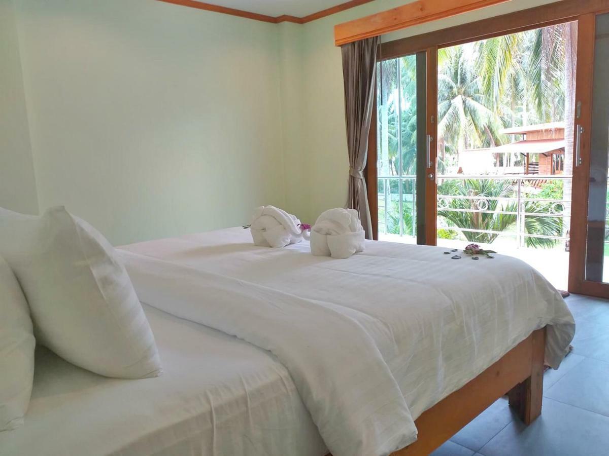 The Ford Sunset Beach Resort Wok Tum Экстерьер фото