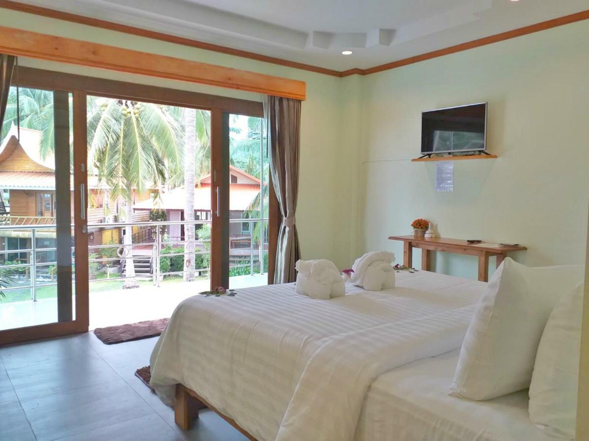 The Ford Sunset Beach Resort Wok Tum Экстерьер фото