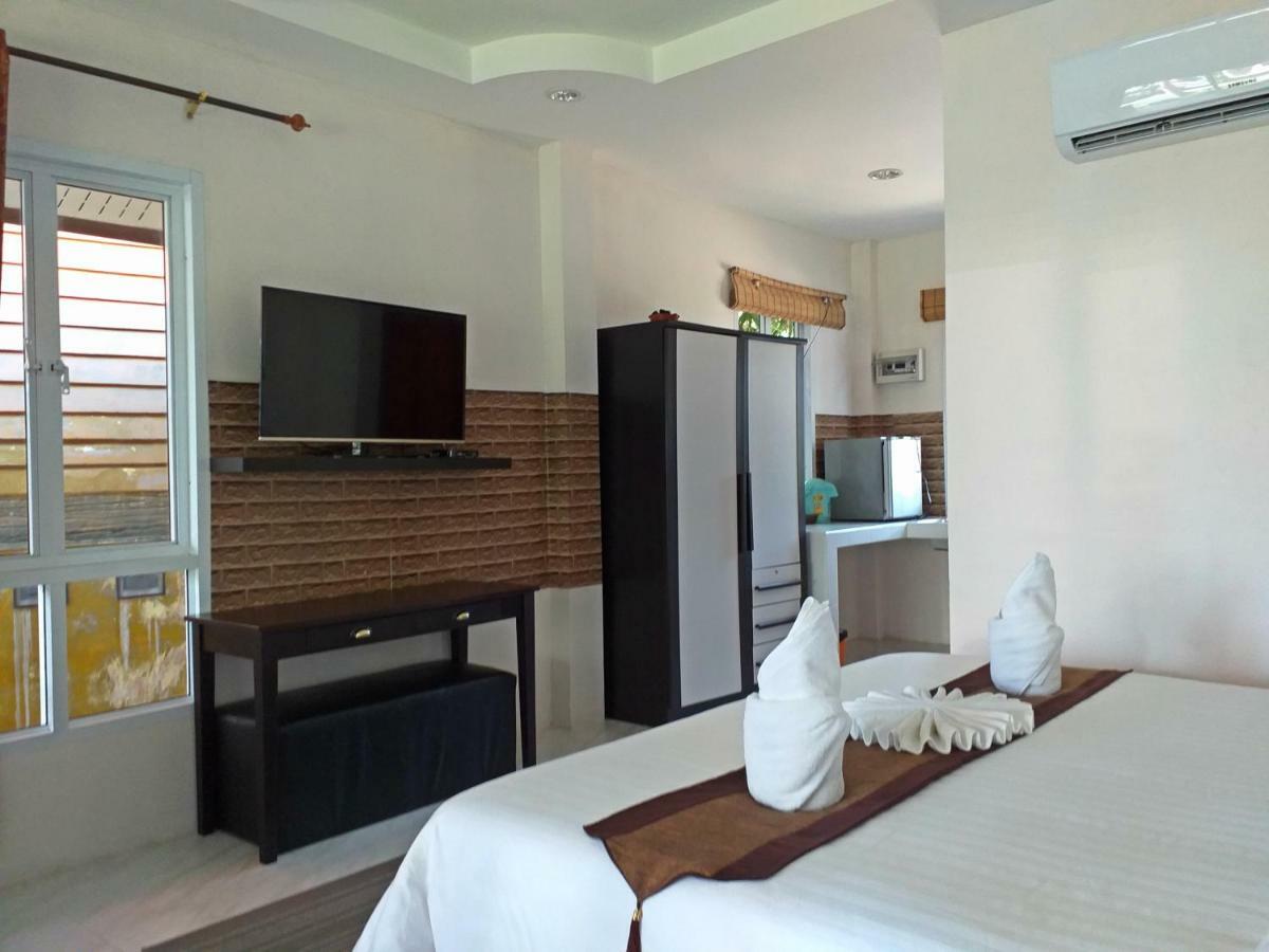 The Ford Sunset Beach Resort Wok Tum Экстерьер фото