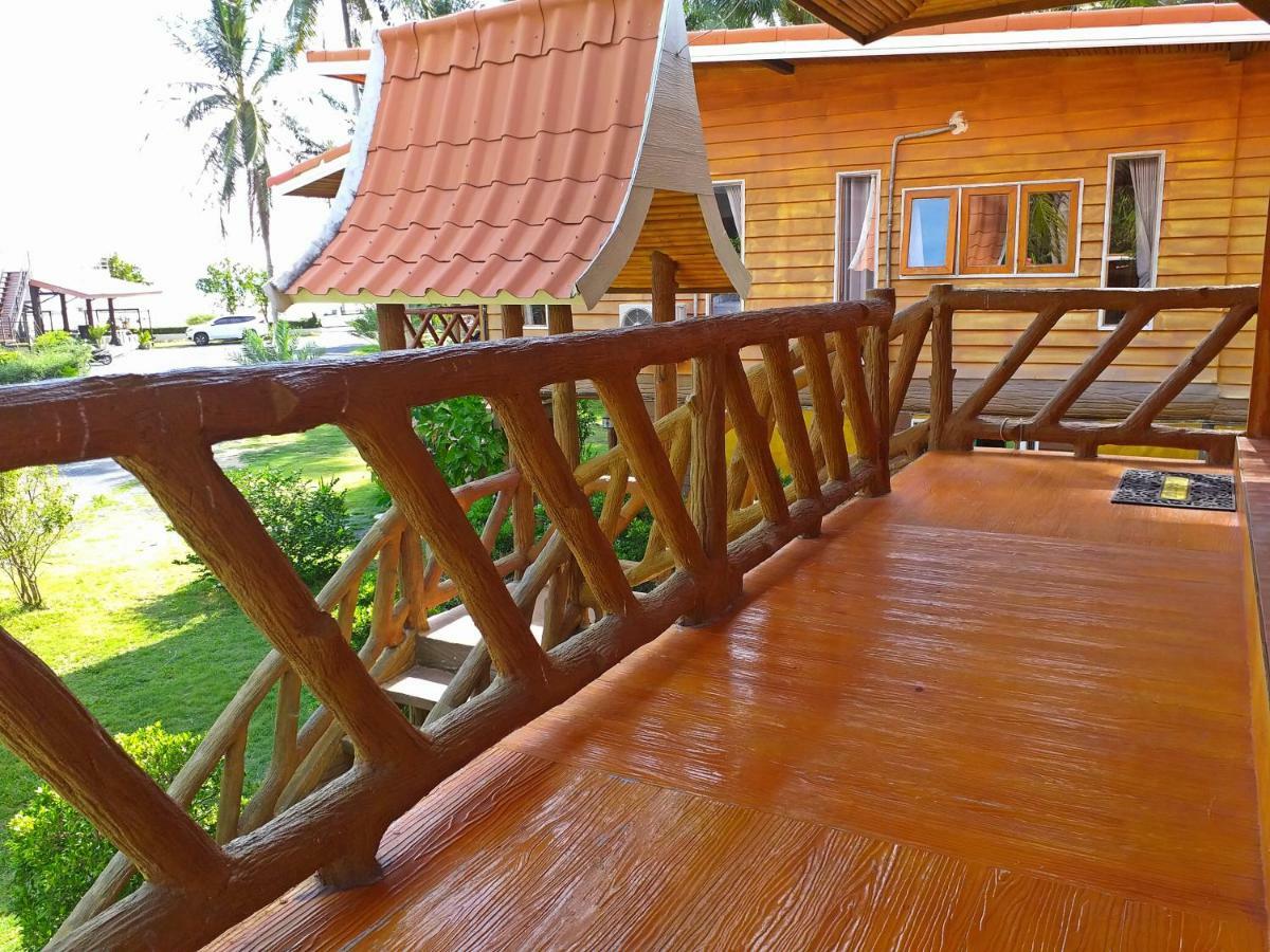The Ford Sunset Beach Resort Wok Tum Экстерьер фото
