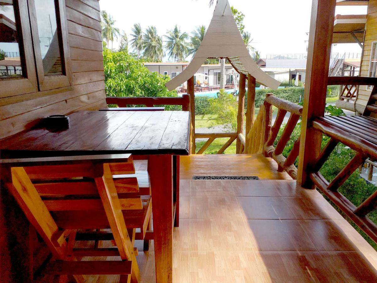 The Ford Sunset Beach Resort Wok Tum Экстерьер фото