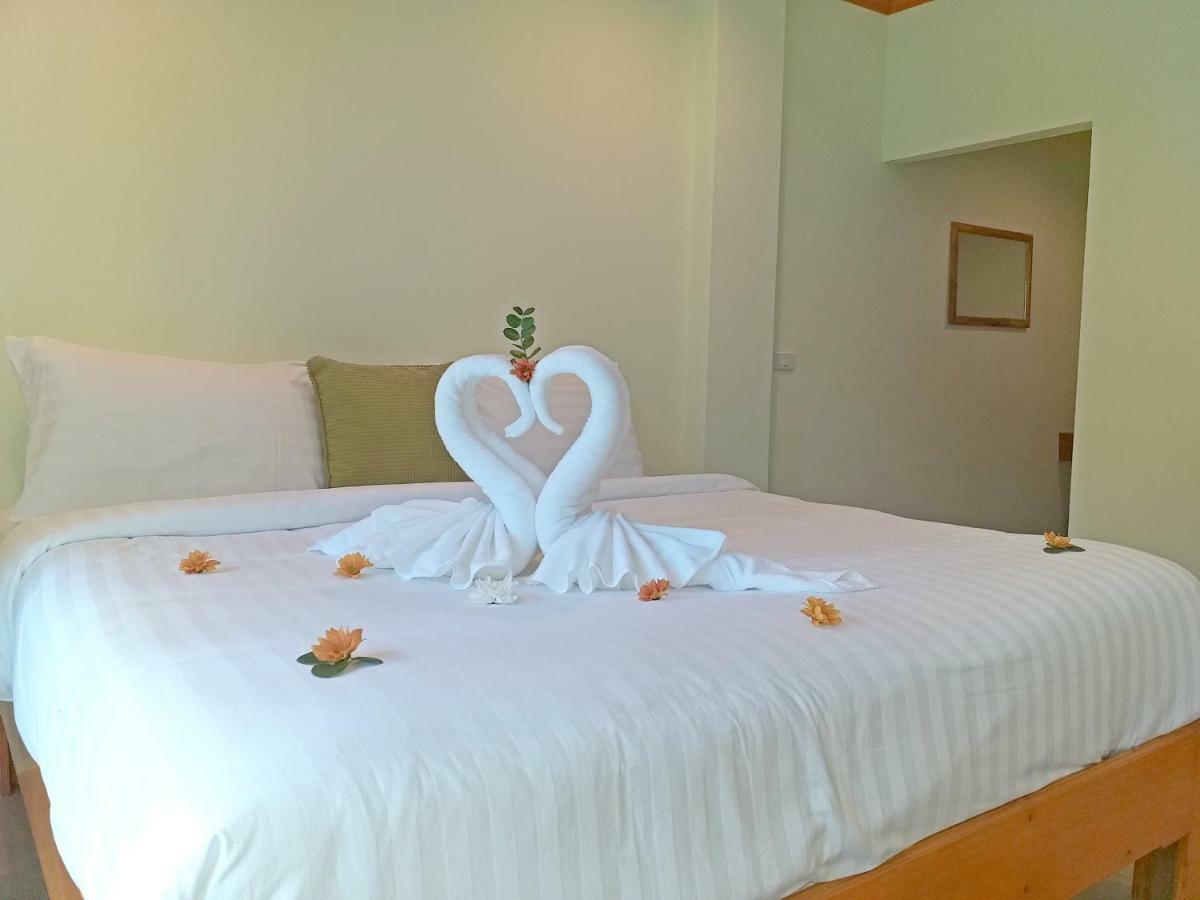 The Ford Sunset Beach Resort Wok Tum Экстерьер фото